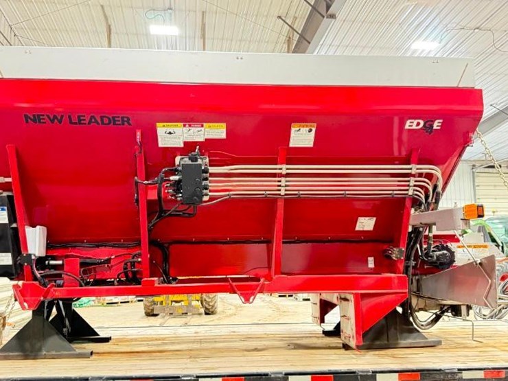 2024-case-ih-trident-5550-image-3