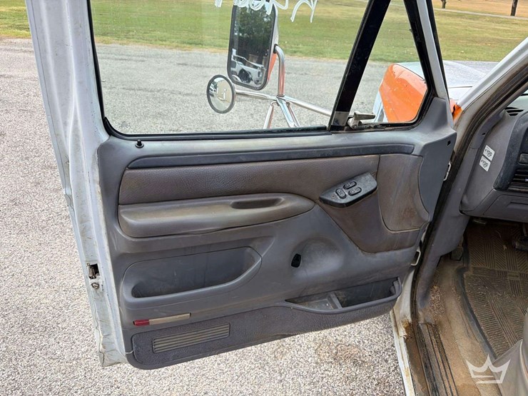 1996-ford-f350-image-29