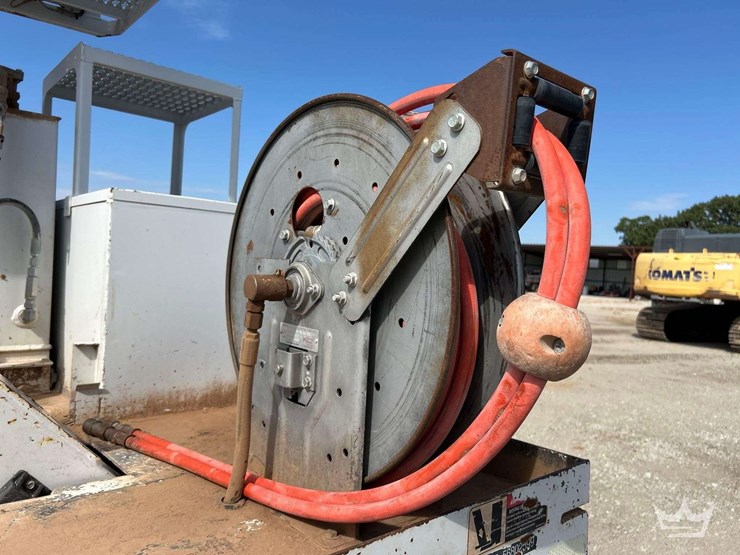 2019-freightliner-m2-106-image-27