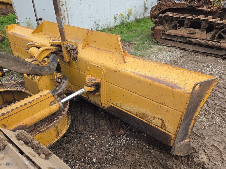 2004-deere-650h-xlt-image-12