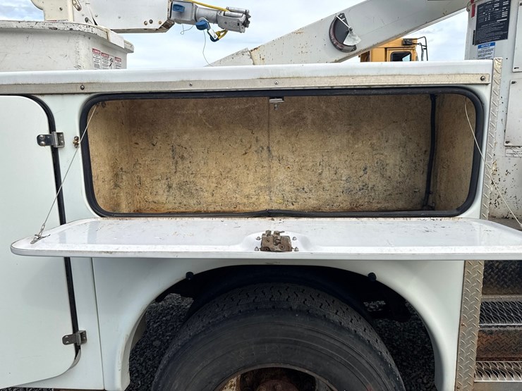2008-international-durastar-4300-image-32