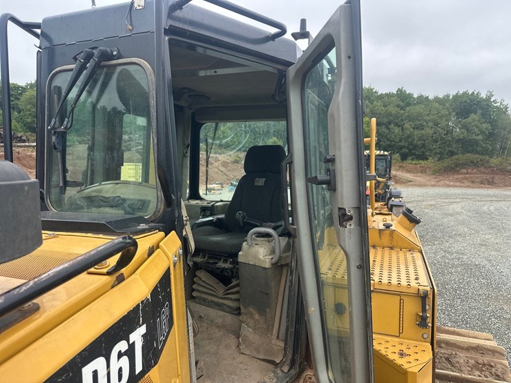 caterpillar-d6t-lgp-image-40