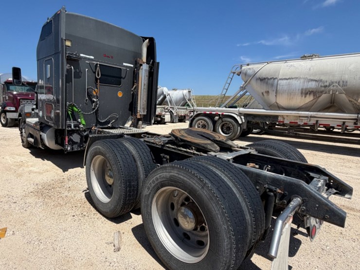 kenworth-t600-image-7