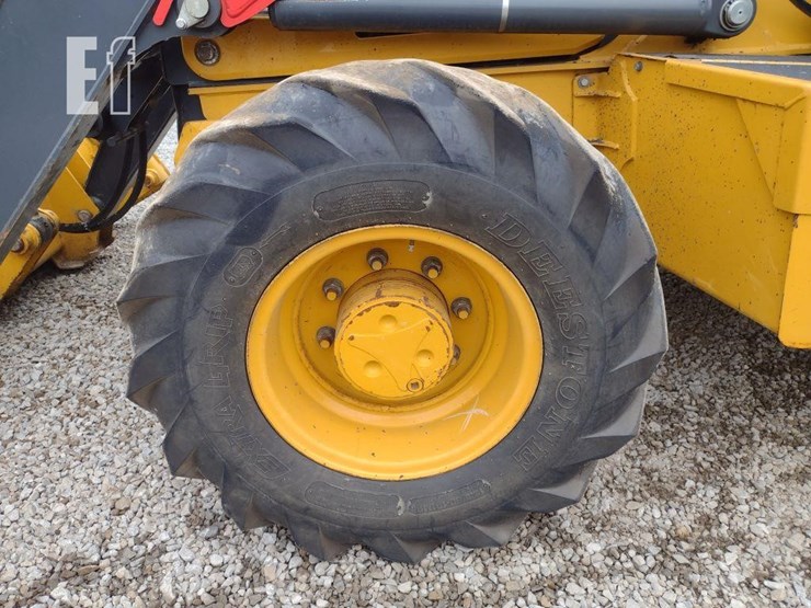 deere-410l-image-18