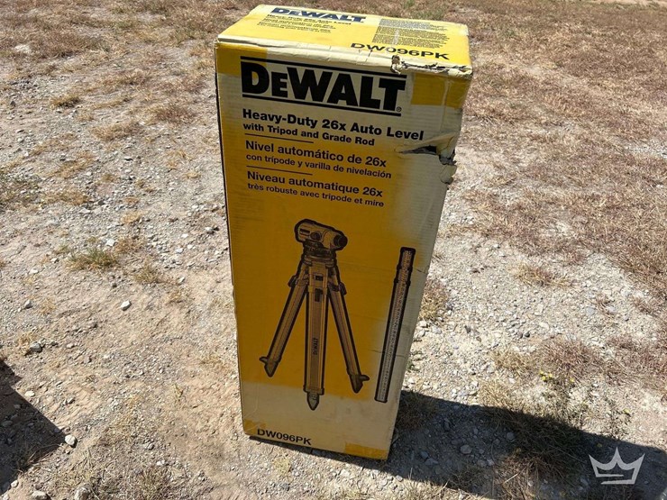 dewalt-26x-dw096pk-automatic-optical-level-kit-image-1