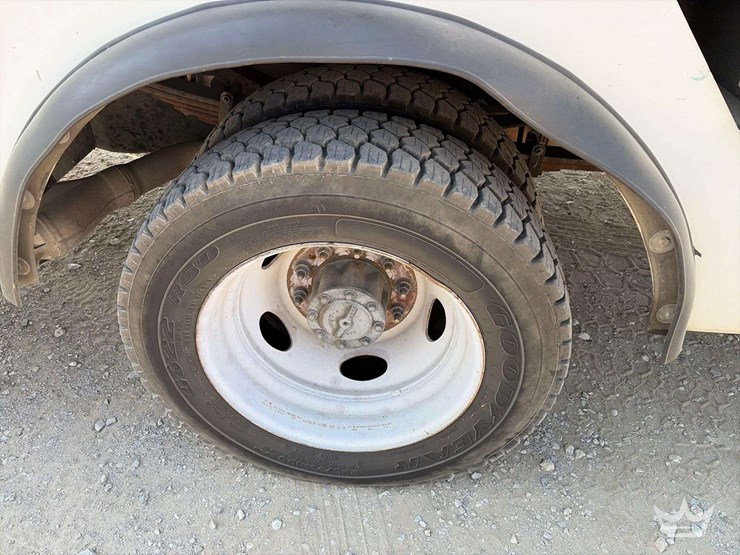 2017-ford-f550-image-18