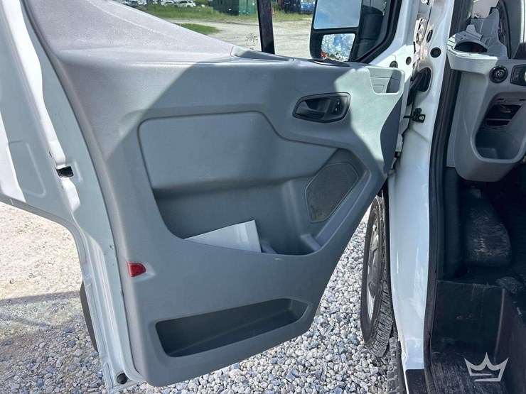 2017-ford-transit-image-11
