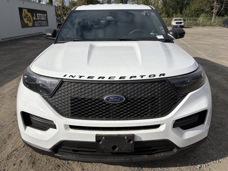 2020-ford-explorer-image-8
