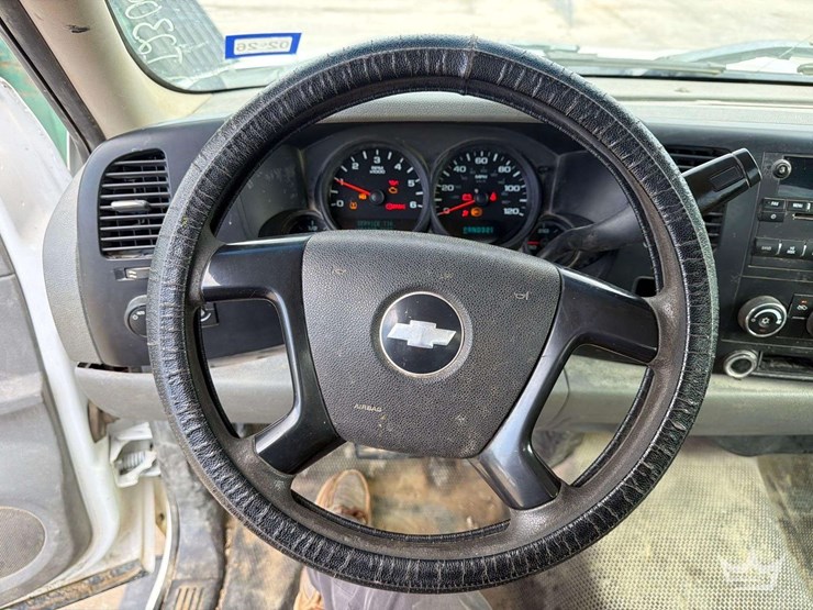2008-chevrolet-silverado-1500-image-25