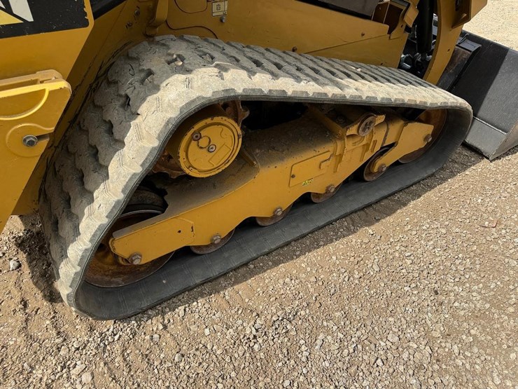 2017-caterpillar-259d-image-19