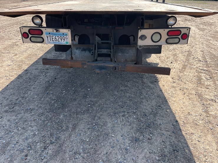 #1486-•-2005-international-flatbed-truck-(has-mn-title)-image-30