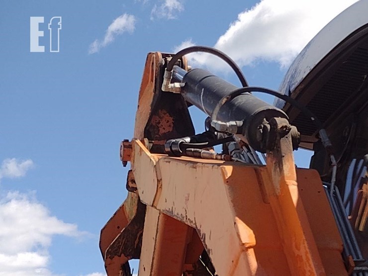 new-holland-ts115a-image-37