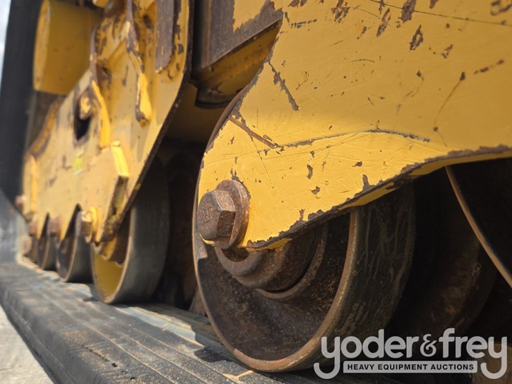 2023-caterpillar-259d3-image-14