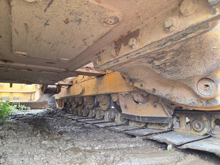 2004-deere-650h-xlt-image-32
