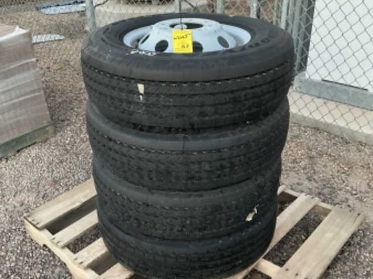 steel-wheels-w/-tires-image-1