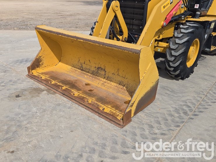 2019-caterpillar-420f2-image-13