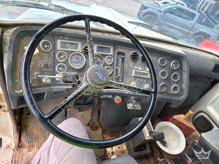 1993-ford-lt9000-image-8