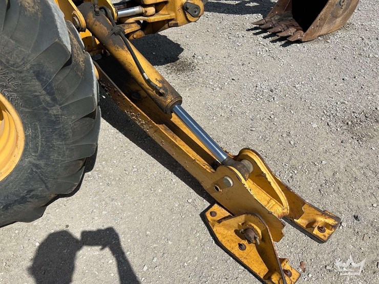 deere-410l-image-25