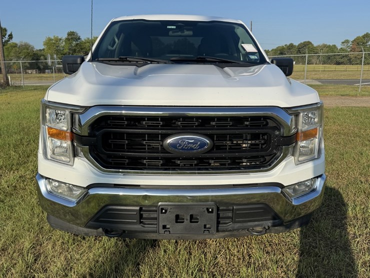 2022-ford-f150-xlt-image-2