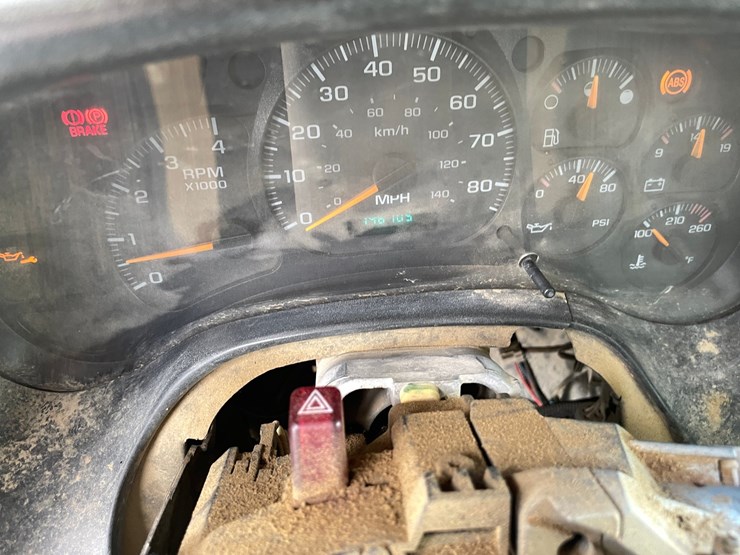 #1466-•-2003-chevrolet-c7500-fuel-and-lube-truck-(has-wy-title)-image-51