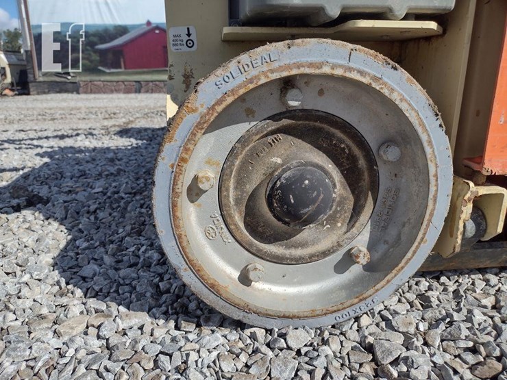 2014-jlg-1230es-image-10