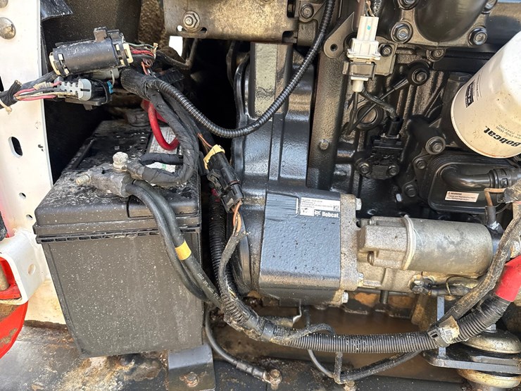 2019-bobcat-t595-image-28