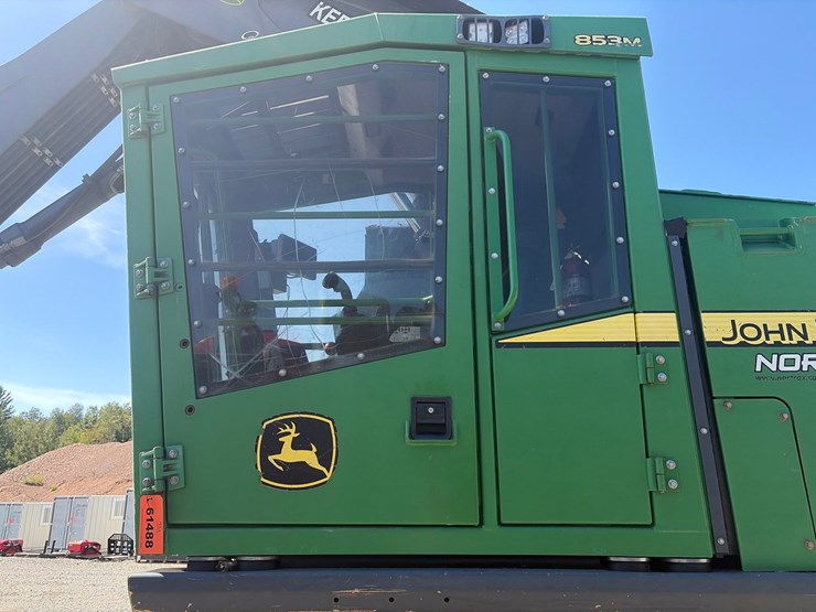 2015-deere-853m-image-27