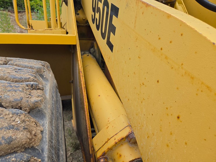 caterpillar-950e-image-17
