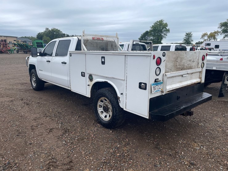 2014-chevrolet-3500-image-3