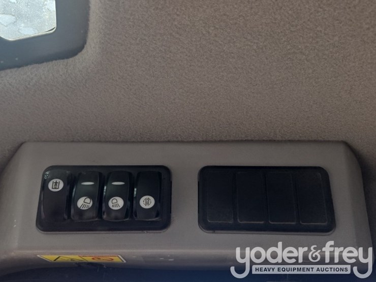 2019-caterpillar-226d-image-49