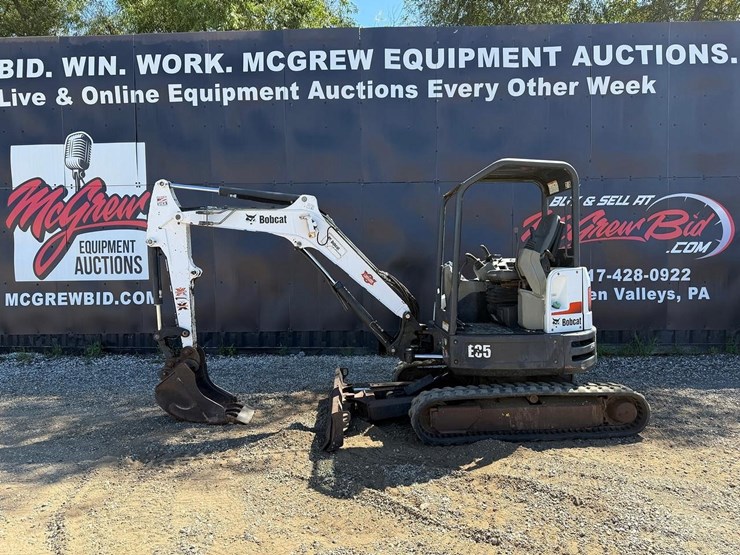 2015-bobcat-e35-image-1