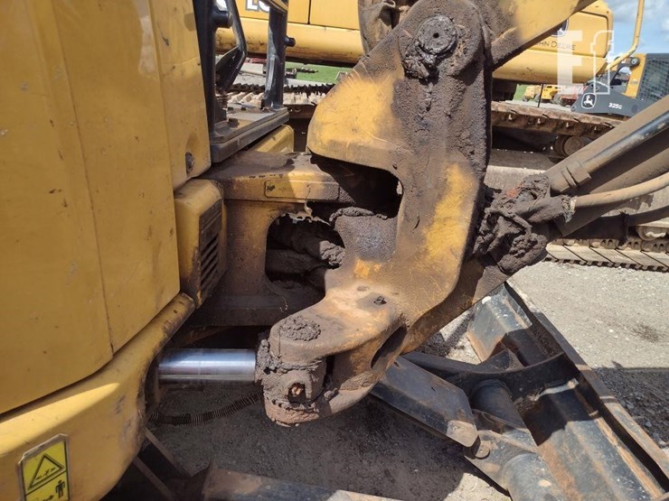 caterpillar-305e2-image-25
