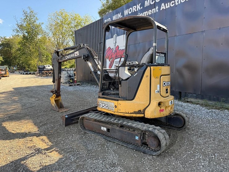 2016-deere-35g-image-2