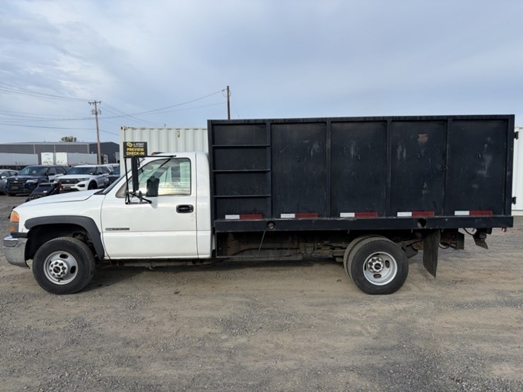 2003-gmc-3500-image-7