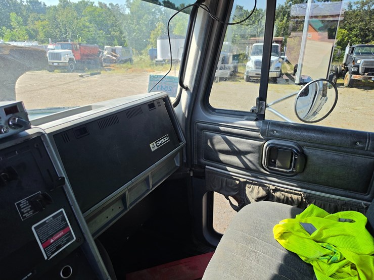 1996-mack-ch600-image-79