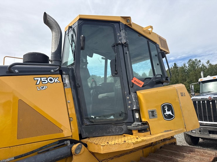 2014-deere-750k-lgp-image-44