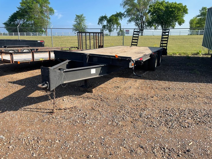 #1326-•-1993-true-flatbed-trailer-(has-mn-title)-image-1