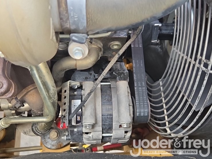 2019-caterpillar-420f2-image-49