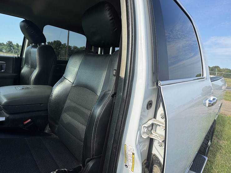 2018-dodge-2500-image-10