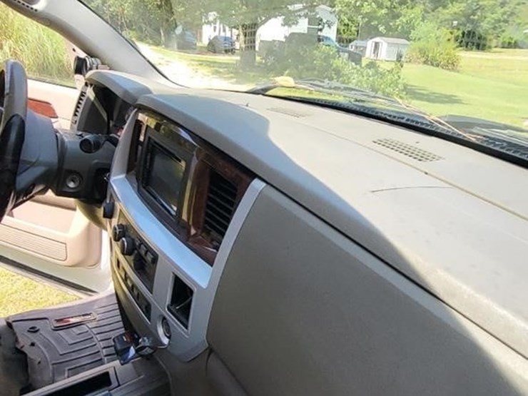 2008-dodge-2500-image-10