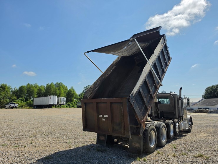 2005-peterbilt-379-image-18