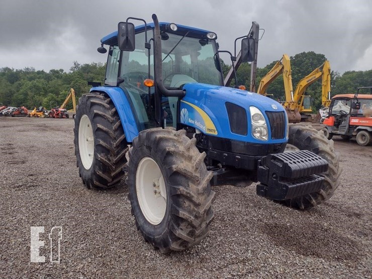 2011-new-holland-t5070-image-35