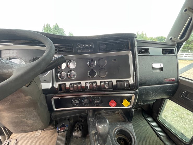 2007-kenworth-t800-image-43