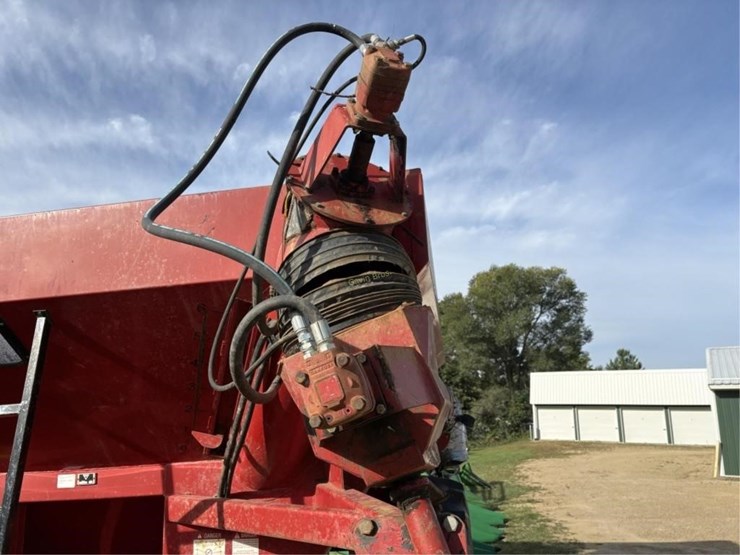 united-farm-tools-660-image-7