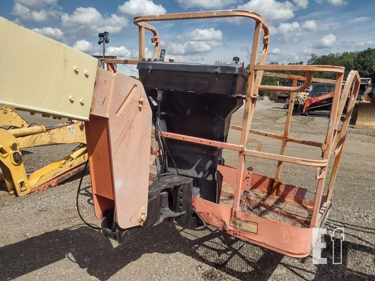 2005-jlg-600a-image-15