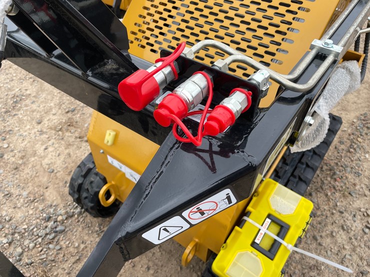 #5513-•-2026-agt-compact-track-loader-image-8