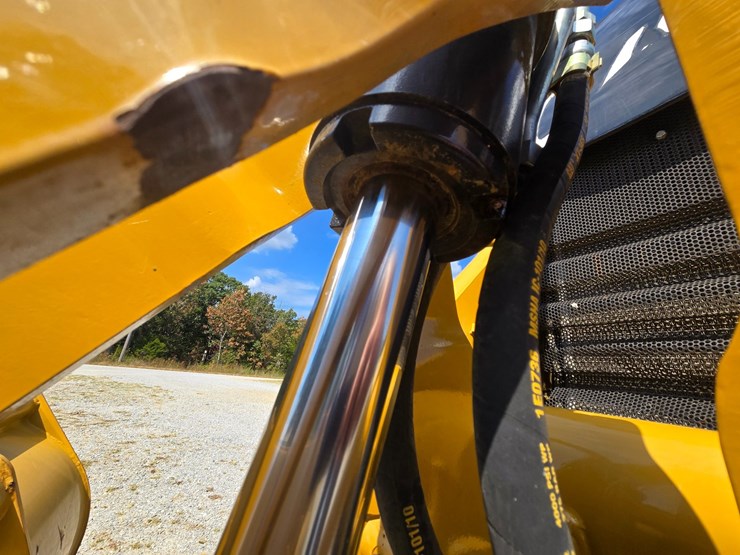 caterpillar-420e-image-96
