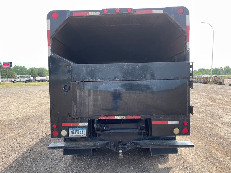 #1460-•-2008-chevrolet-c4500-chipper-truck-(has-mn-title)-image-4