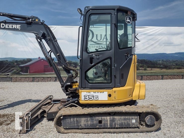 2014-deere-35g-image-12