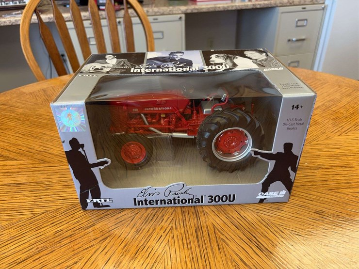 1/16-international-300-utility-elvis-presley-edition-image-1